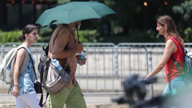 Слънчево и топло в края на работната седмица, в планините ще превалява