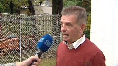 Столично училище отглежда кокошки, за да възпитава любов към животните