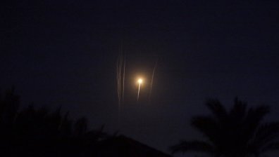 Вой на сирени и силни експлозии: Иранските дронове достигнаха Израел