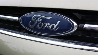 Ford съкращава работници, реже и модели, но заплатата на шефа скача