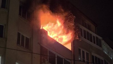 Пожар пламна в апартамент във Варна