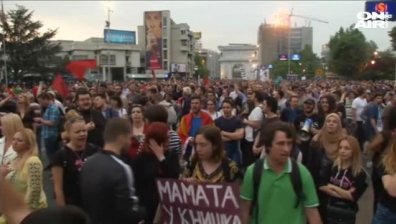 Още по-масови протести заляха Македония