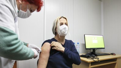 Едва 20% от работещите в образованието в София искат да се ваксинират