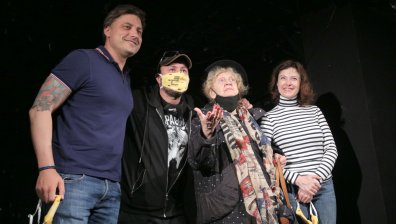 Трима артисти оставиха отпечатъците си на Стената на славата на Театър 199