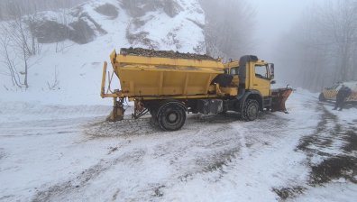 Поледици, паднали дървета, аварии с тока - щетите от априлското време