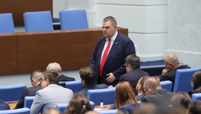 Пореден неуспешен вот на доверие срещу кабинета "Желязков" в СНИМКИ