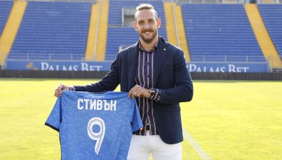 Стивън Петков отново е играч на "Левски"