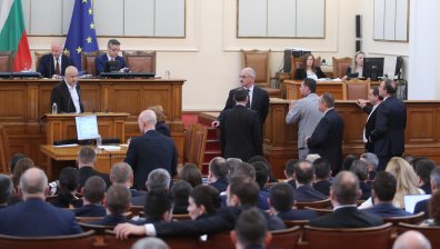Депутатите одобриха на първо четене компенсацията от един лев за литър гориво
