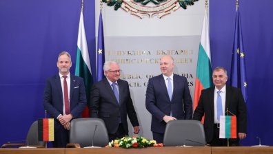 България и "Райнметал" подписаха договора за заводa за боеприпаси за 1 млрд. евро