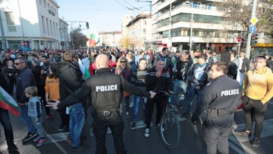Протестите не спират: И днес се очакват пътни блокади