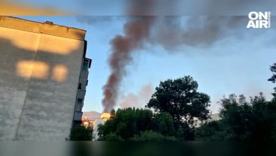 Пожар в блок в столичния кв. "Иван Вазов", на място са няколко екипа