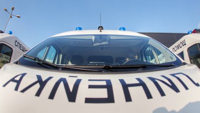 Тежка катастрофа с двама пострадали в София, кола падна в дере
