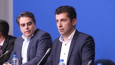 Петков е в Украйна, обсъжда със Зеленски изтеглянето на кораба "Рожен"
