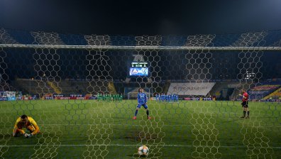 Драма с дузпи прати "Левски" на 1/2-финал за Купата на България