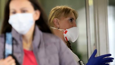 Аплодисменти за медиците в редица български градове