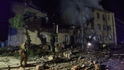 Зеленски: Запорожие - поредното нападение на руски терористи, най-малко трима са загинали