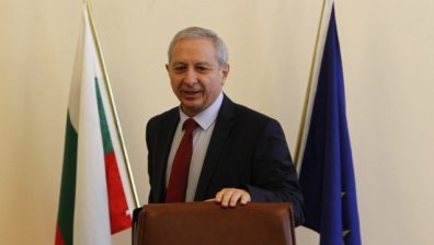 Вече има сигнали за купуване на гласове, заяви Огнян Герджиков