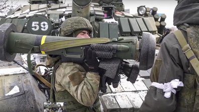 Пентагонът праща гаубици, бронирани автомобили и модерно оборудване на Украйна