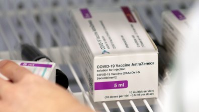 Ваксината на AstraZeneca в Испания - само за хора от 18 до 55 години