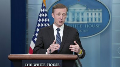 Съветник от Белия дом се срещна с Китайския външен министър