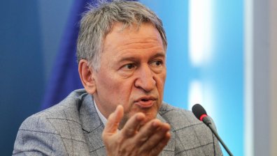 Кацаров срещу "Пирогов": Бил ли е на безплатен преглед здравният министър?