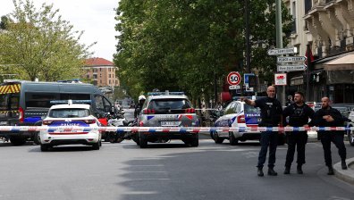 Три жени са ранени при нападение с нож в Париж (+СНИМКИ)