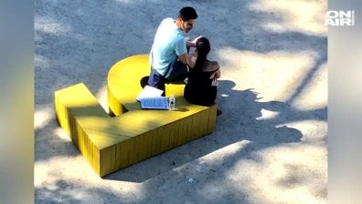 Български букви украсиха кейовете на Сена в Париж