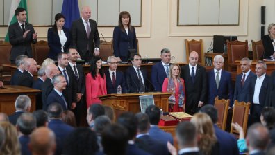 "Алфа рисърч": Близо 77% от гласувалите за ГЕРБ-СДС и ПП-ДБ подкрепят съставянето на редовния кабинет