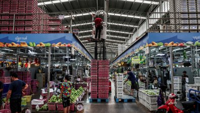 Китай наложи тежки мита на САЩ, докато Европа предложи сделка на Доналд Тръмп
