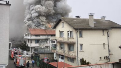 Къща пламна в столичния кв. "Горубляне"