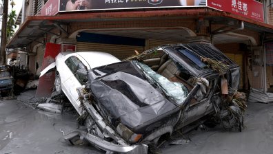 Тайфунът "Рагаса" връхлетя Китай и Тайван: Десетки жертви и стотици изчезнали (+ВИДЕО)