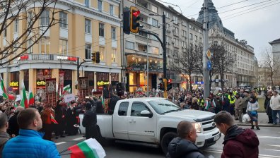 С шествие по "пътя на безсмъртието" и церемония стотици почетоха паметта на Левски