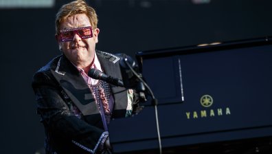 Елтън Джон посвети онлайн концерт на медицинските лица (+Видео)