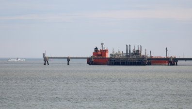 Европа ще бори енергийната криза с плаващи газови терминали