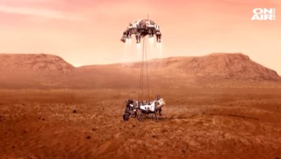 Марсоходът на НАСА кацна, има първи снимки от Червената планета (ВИДЕО)