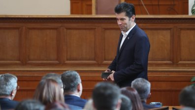 На извънредно заседанието утре по обяд ще гласуват проектокабинета "Денков-Габриел"