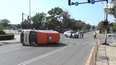 Линейка и джип се удариха на кръстовище в Ямбол