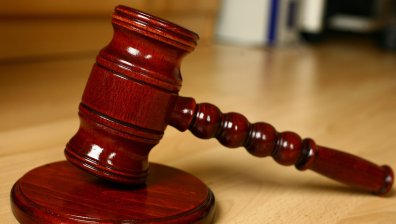 Душена, докато спре да диша: Прокуратурата праща на съд мъж за умишлено убийство