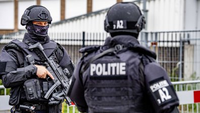 Удар на полицията в Амстердам: Откриха 3 т кокаин и 11 млн. евро във ферма