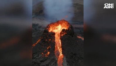Фотограф е заснел зрелищни кадри на вулкана в Исландия (ВИДЕО)