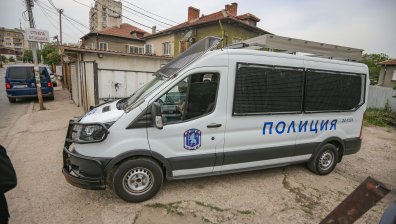 Двама задържани и обвинени за убийството на мъж в Дупница, единият е 17-годишен