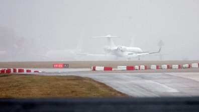 Хаос на летищата в Москва: Десетки отменени и отложени полети заради лошо време