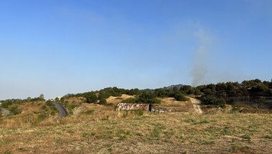 Отмениха бедственото положение в Казанлък, но пожарникари остават на място