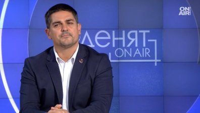 Радостин Василев не е "врачка", но очаква "голяма изненада" на президентските избори