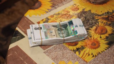 Тетрадка с имена и 15 000 лв. в къща в Алеко Константиново