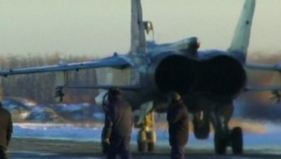 Униформени превзеха летищата в Симферопол и Севастопол