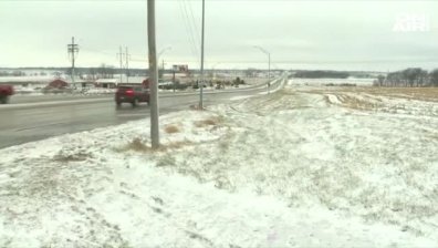 Снежна виелица затвори десетки летища в САЩ, пожари бушуват в Австралия