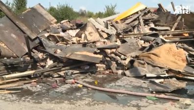 Бутнаха незаконни ромски къщи в "Орландовци"