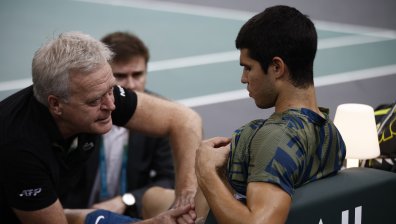 Световният номер 1 Карлос Алкарас даде победата на Холгер Руне заради контузия