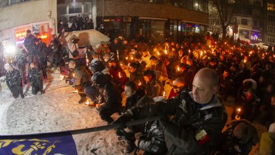 Участници в Луковмарш поднесоха венци пред къщата на ген. Христо Луков